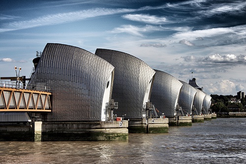 Benefits of protecting London from the sea