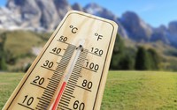 Mitigating global warming can reduce strong increase record-breaking summer temperatures by 50% 