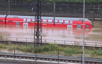 What changes flood risk in Europe? Reflections from a reinsurance perspective