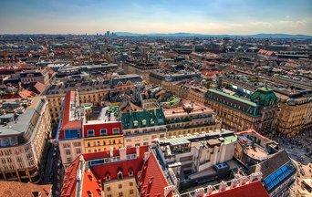 The potential of green and blue infrastructure to reduce urban heat load in the city of Vienna