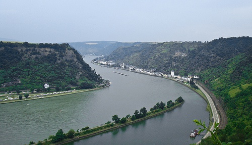 Navigation conditions on the Rhine-Main-Danube corridor under climate change