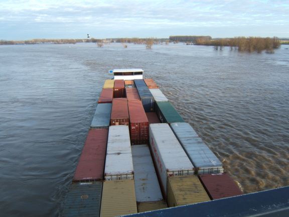 Extreme weather and climate change impacts on inland waterway transport