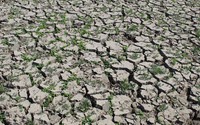Droughts in the soil increase much less than droughts at the earth surface