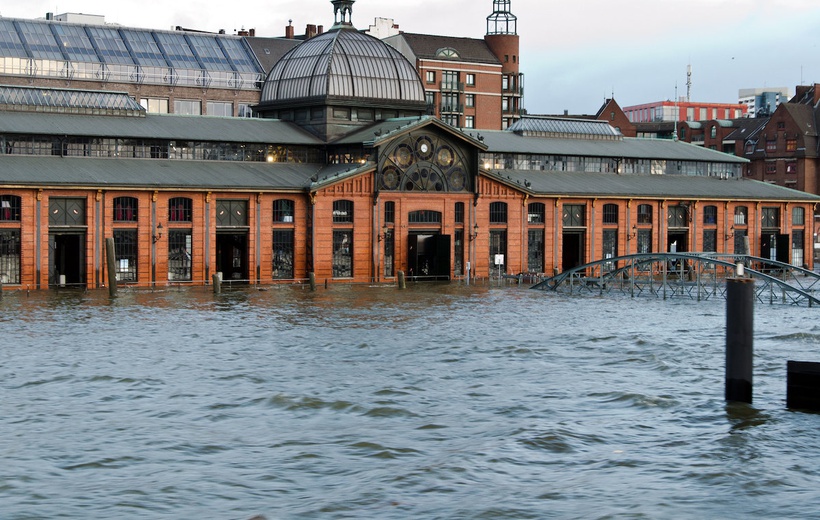 Compound flooding in northwestern Europe: river and coastal floods are sometimes linked